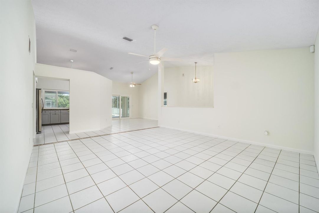 649 NE Horizon Lane-9