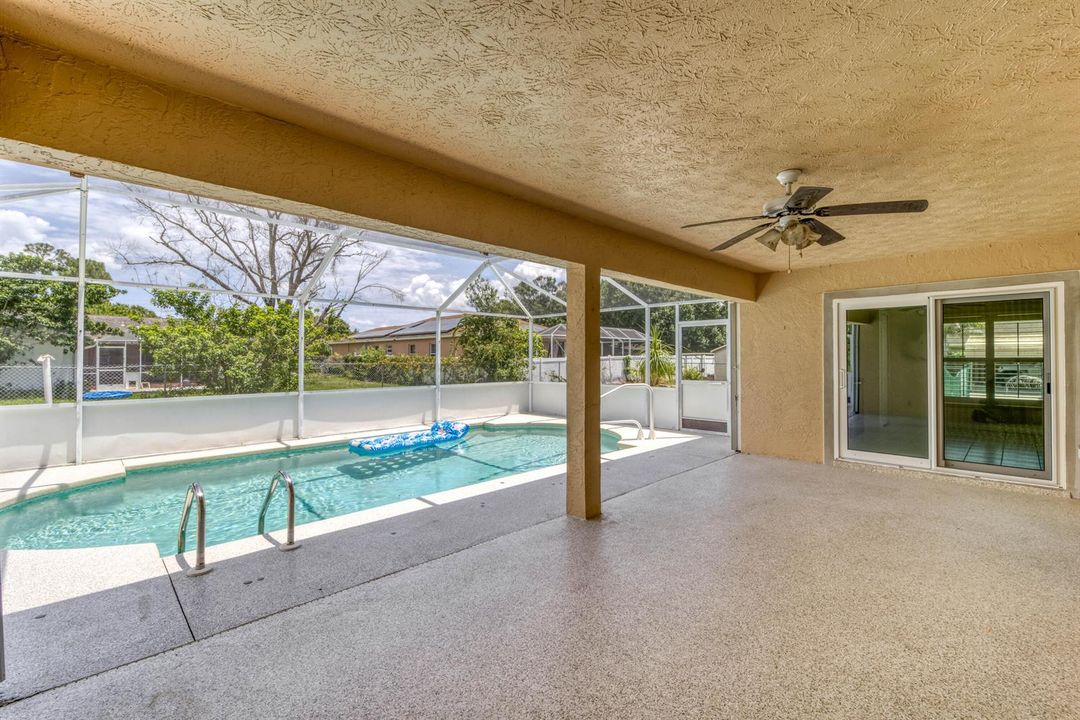 649 NE Horizon Lane-24