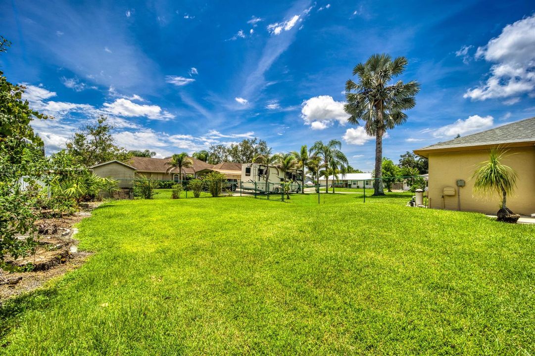 649 NE Horizon Lane-29