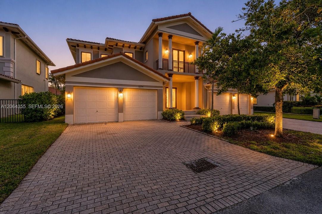 For Sale: $1,150,000 (5 beds, 4 baths, 4717 Square Feet)