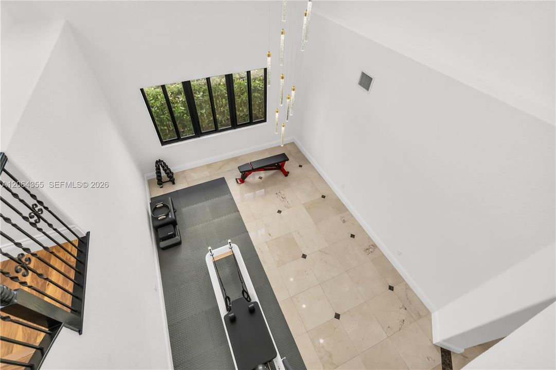 For Sale: $1,150,000 (5 beds, 4 baths, 4717 Square Feet)