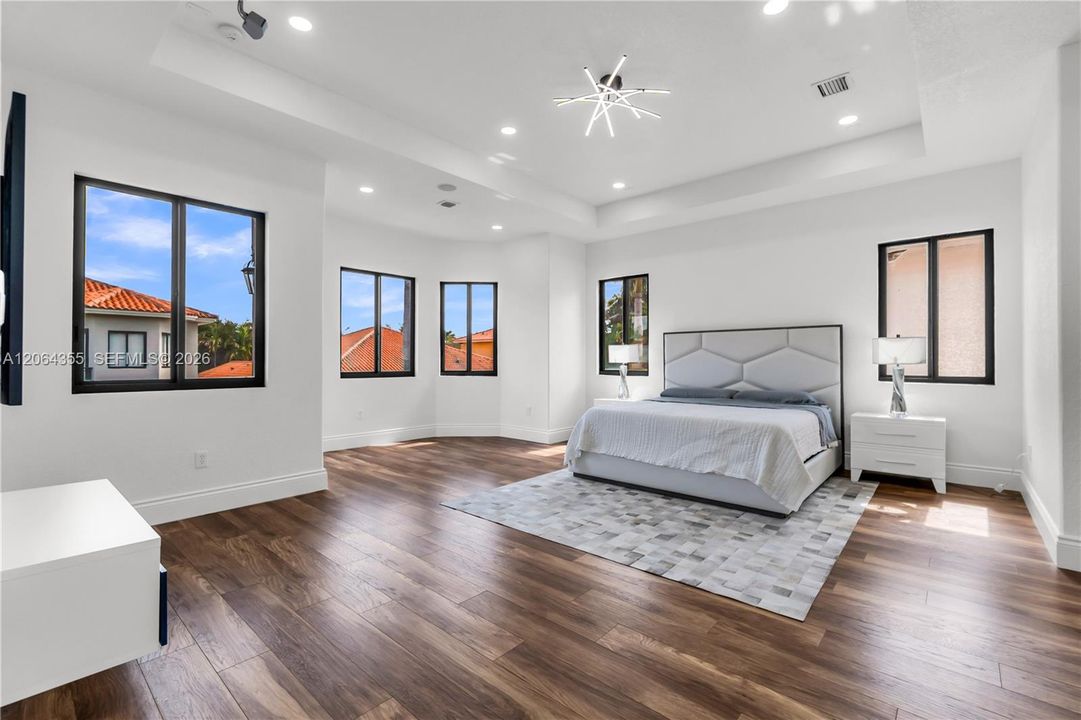 For Sale: $1,150,000 (5 beds, 4 baths, 4717 Square Feet)