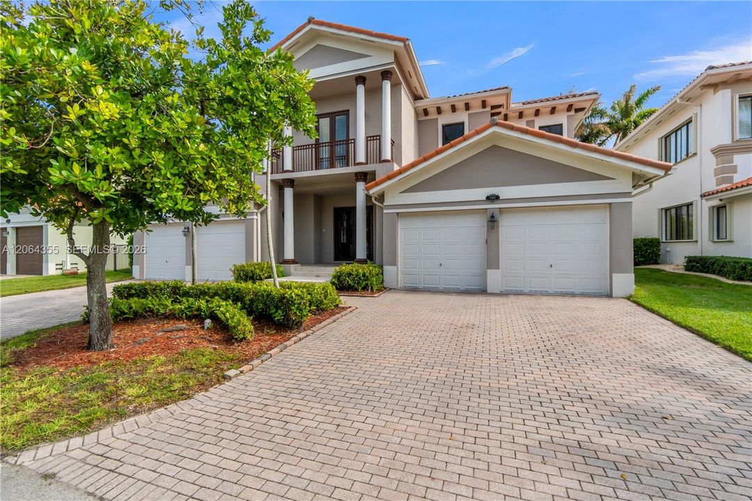 For Sale: $1,150,000 (5 beds, 4 baths, 4717 Square Feet)