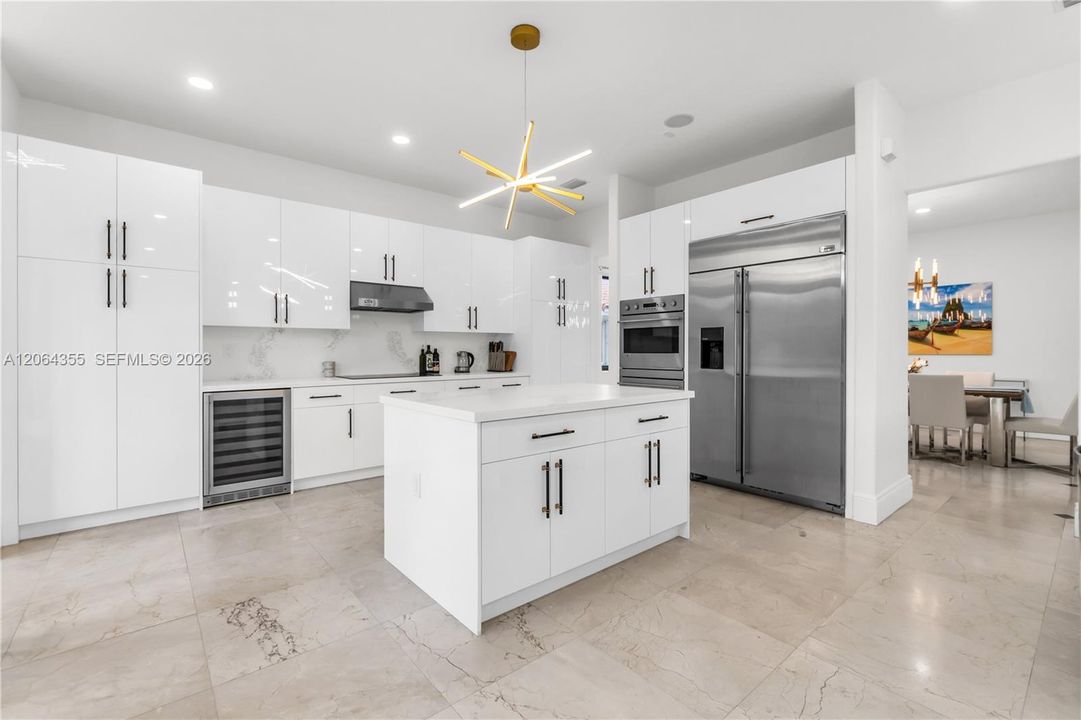 For Sale: $1,150,000 (5 beds, 4 baths, 4717 Square Feet)