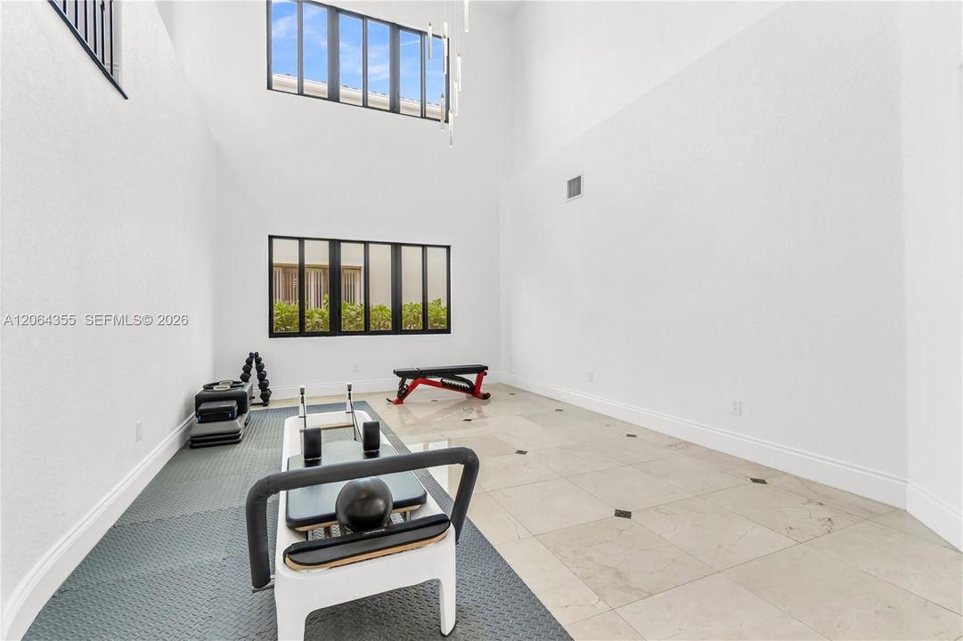 For Sale: $1,150,000 (5 beds, 4 baths, 4717 Square Feet)