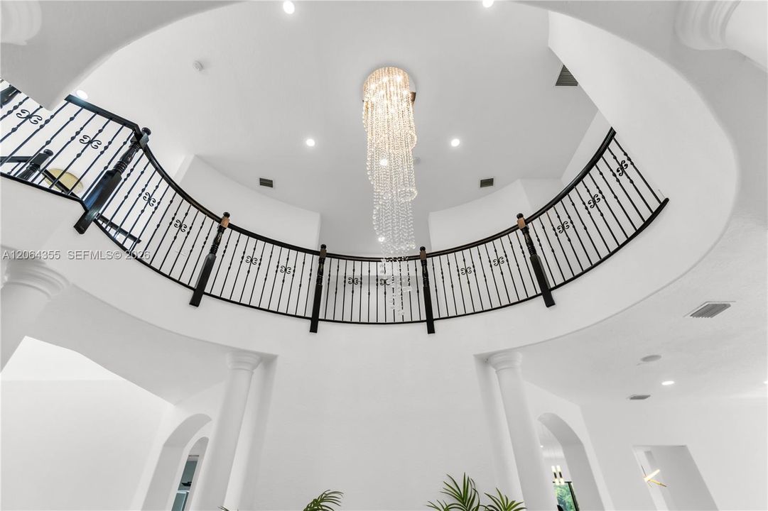 For Sale: $1,150,000 (5 beds, 4 baths, 4717 Square Feet)
