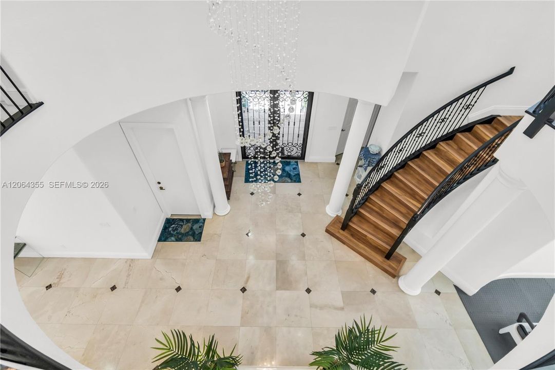 For Sale: $1,150,000 (5 beds, 4 baths, 4717 Square Feet)