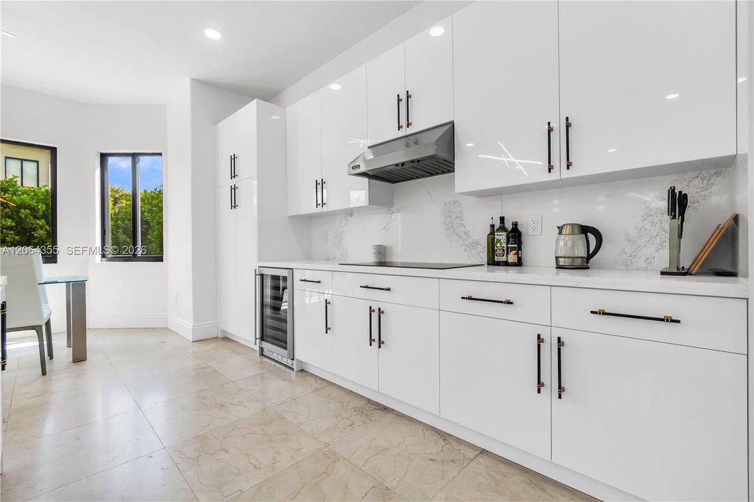 For Sale: $1,150,000 (5 beds, 4 baths, 4717 Square Feet)