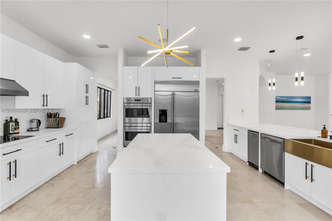 For Sale: $1,150,000 (5 beds, 4 baths, 4717 Square Feet)