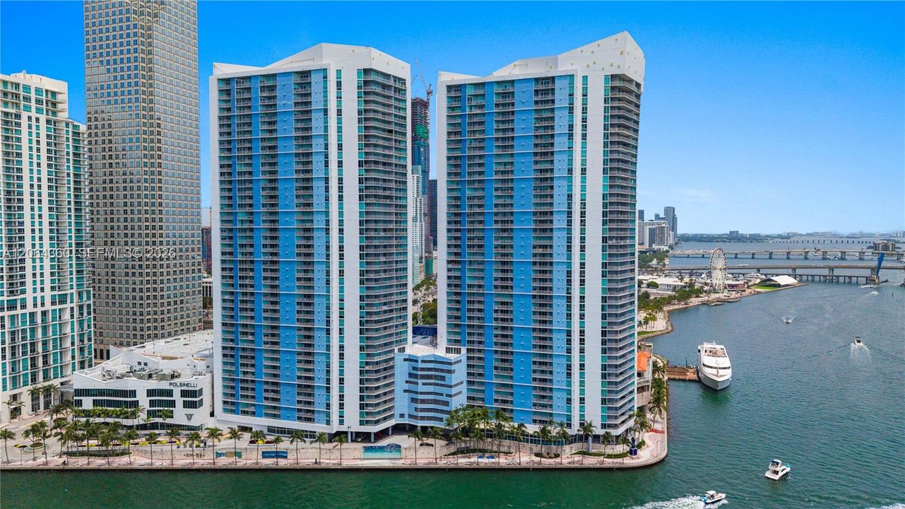For Sale: $789,000 (2 beds, 2 baths, 1227 Square Feet)