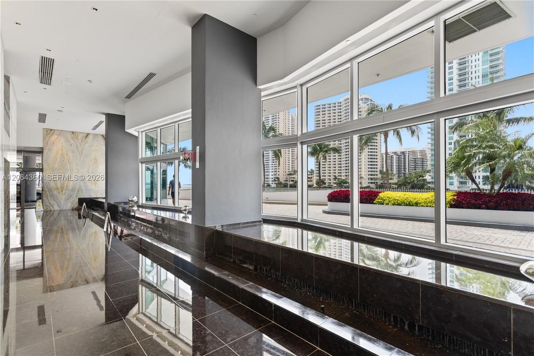 For Sale: $789,000 (2 beds, 2 baths, 1227 Square Feet)