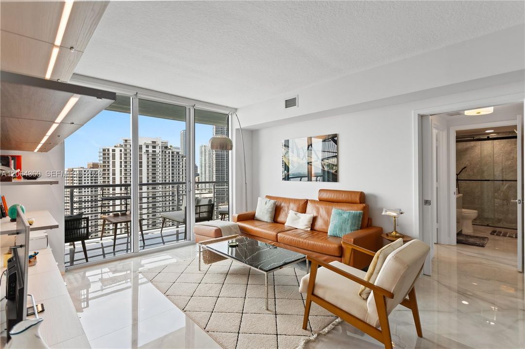 For Sale: $789,000 (2 beds, 2 baths, 1227 Square Feet)