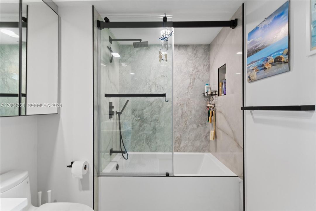 For Sale: $789,000 (2 beds, 2 baths, 1227 Square Feet)