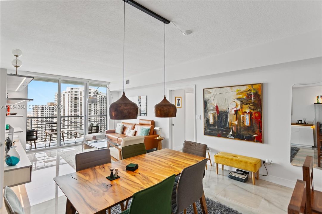 For Sale: $789,000 (2 beds, 2 baths, 1227 Square Feet)