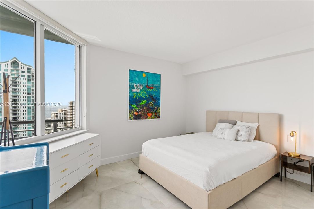 For Sale: $789,000 (2 beds, 2 baths, 1227 Square Feet)