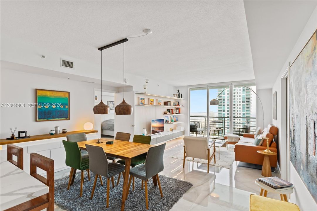 For Sale: $789,000 (2 beds, 2 baths, 1227 Square Feet)