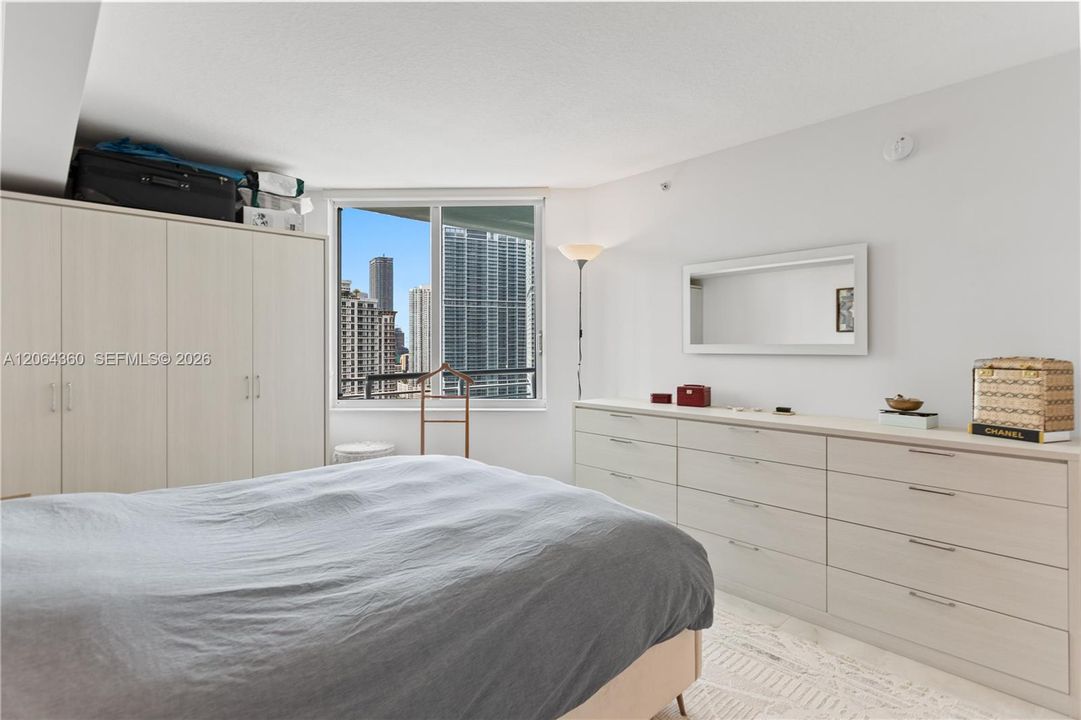 For Sale: $789,000 (2 beds, 2 baths, 1227 Square Feet)