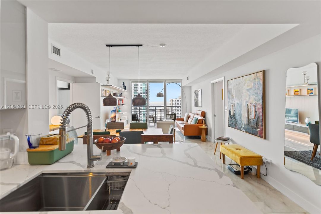 For Sale: $789,000 (2 beds, 2 baths, 1227 Square Feet)