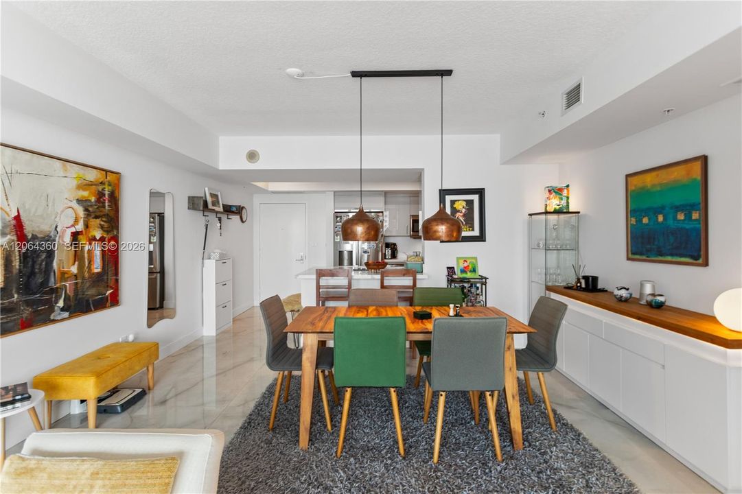 For Sale: $789,000 (2 beds, 2 baths, 1227 Square Feet)
