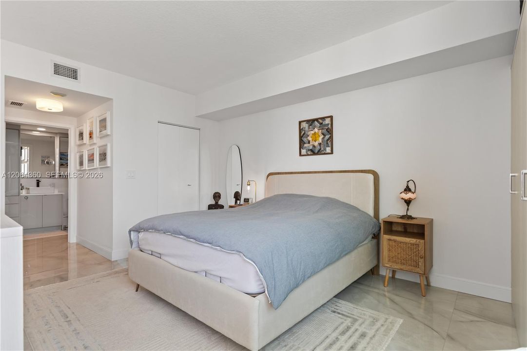 For Sale: $789,000 (2 beds, 2 baths, 1227 Square Feet)