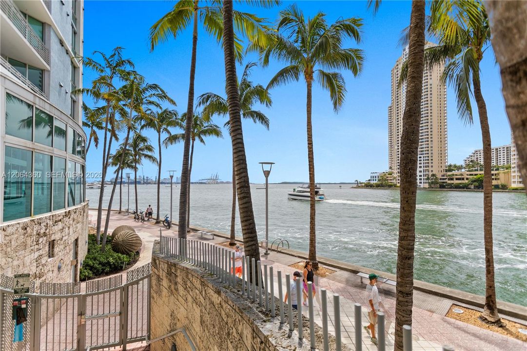 For Sale: $789,000 (2 beds, 2 baths, 1227 Square Feet)