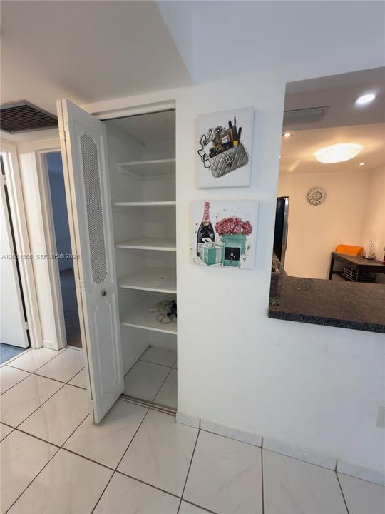 En Venta: $203,000 (2 camas, 2 baños, 1143 Pies cuadrados)