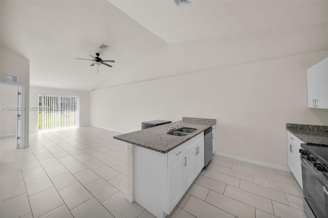 В аренду: $1,800 (3 спален, 2 ванн, 0 Квадратных фут)