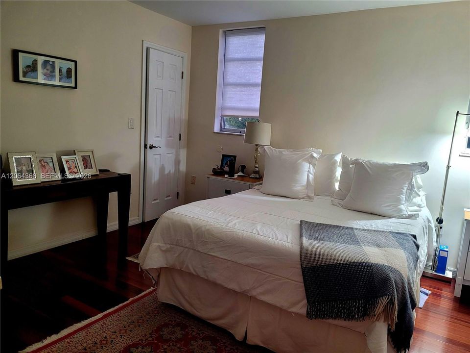 En Venta: $254,500 (2 camas, 2 baños, 1083 Pies cuadrados)