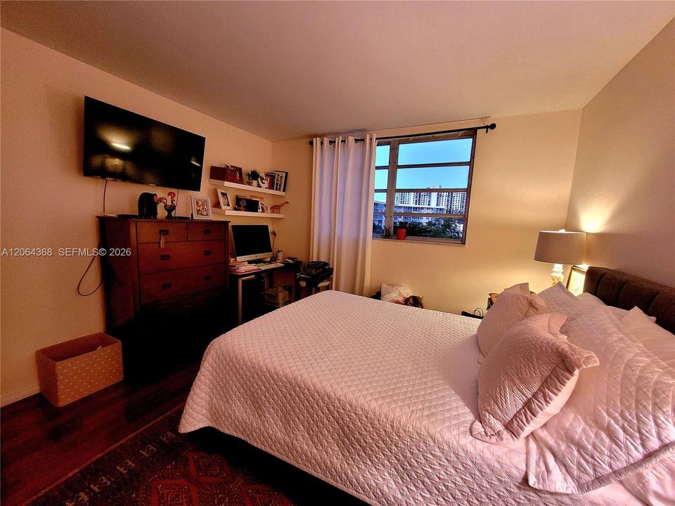 En Venta: $254,500 (2 camas, 2 baños, 1083 Pies cuadrados)