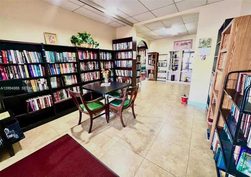 En Venta: $254,500 (2 camas, 2 baños, 1083 Pies cuadrados)