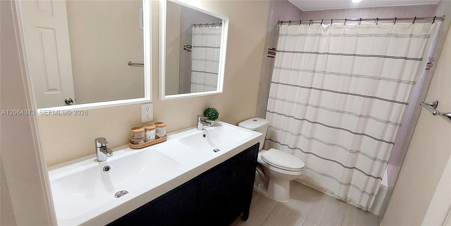 Active With Contract: $379,000 (2 beds, 2 baths, 1134 Square Feet)