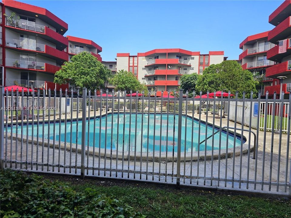 For Sale: $260,000 (3 beds, 2 baths, 1323 Square Feet)