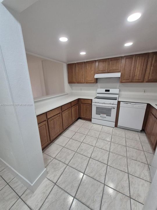 For Sale: $260,000 (3 beds, 2 baths, 1323 Square Feet)