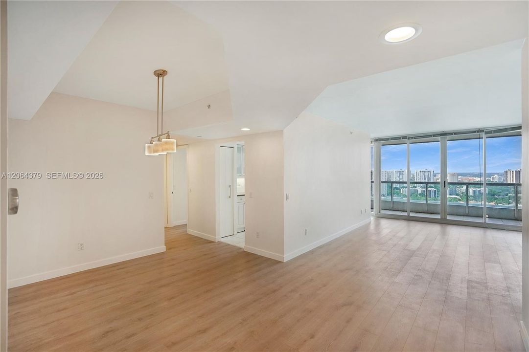 Active With Contract: $4,500 (2 beds, 2 baths, 1510 Square Feet)