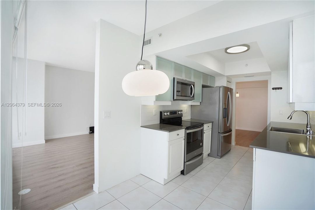Active With Contract: $4,500 (2 beds, 2 baths, 1510 Square Feet)