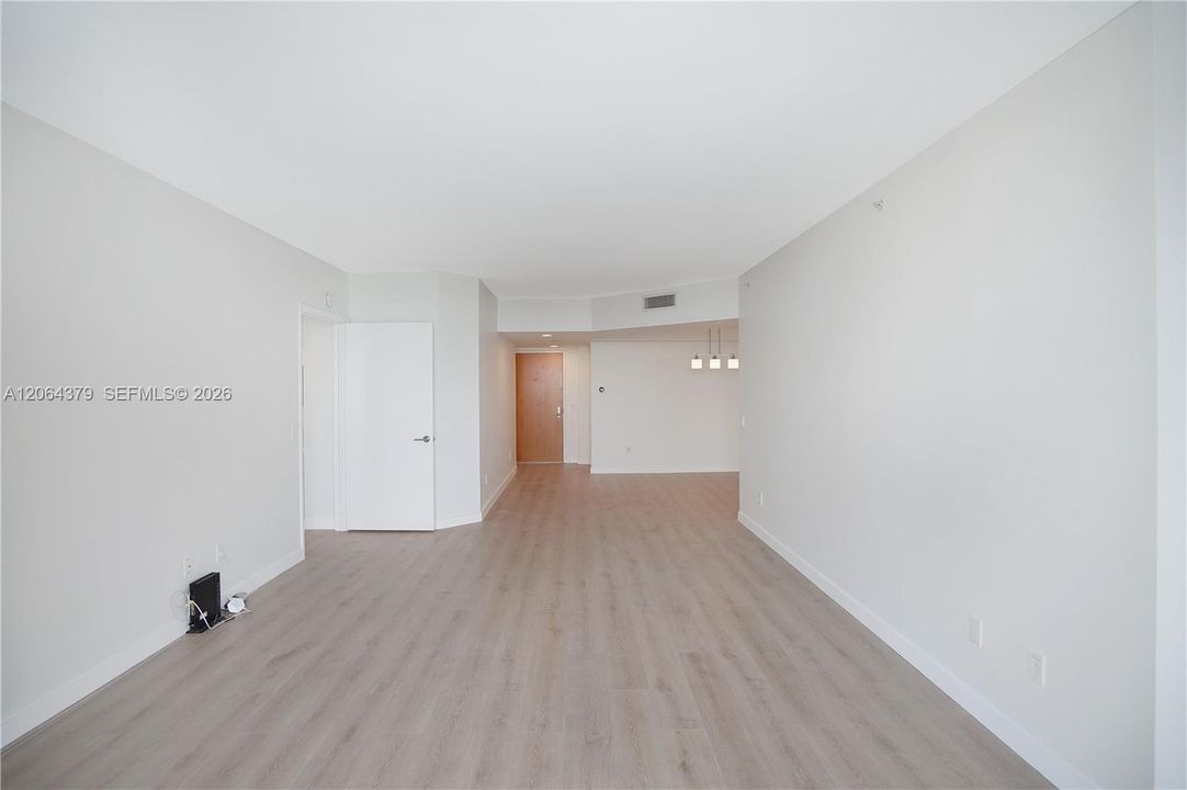 Active With Contract: $4,500 (2 beds, 2 baths, 1510 Square Feet)
