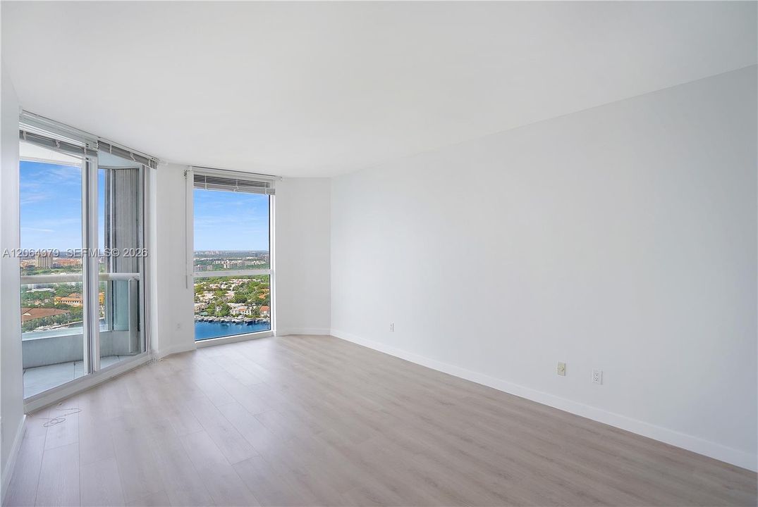 Active With Contract: $4,500 (2 beds, 2 baths, 1510 Square Feet)
