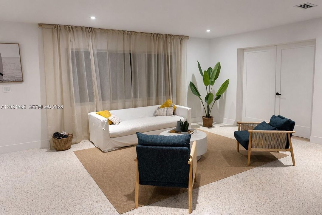 En Venta: $850,000 (3 camas, 3 baños, 2000 Pies cuadrados)