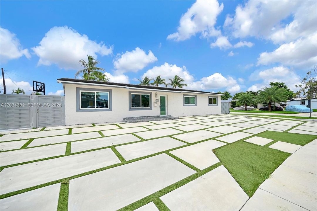 For Sale: $1,050,000 (4 beds, 4 baths, 2229 Square Feet)
