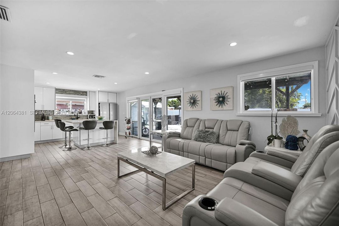 For Sale: $1,050,000 (4 beds, 4 baths, 2229 Square Feet)
