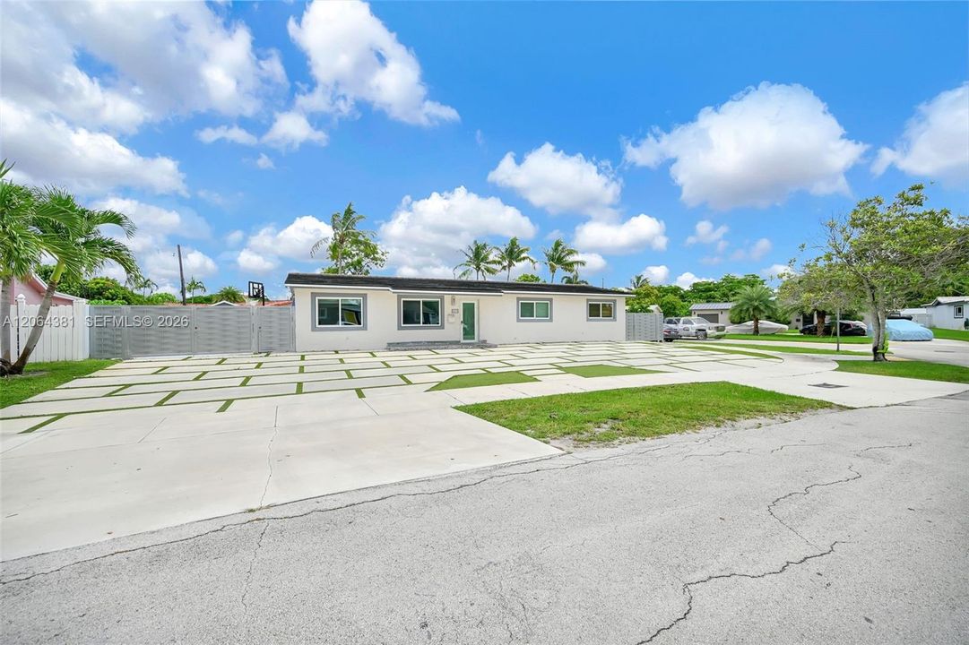 For Sale: $1,050,000 (4 beds, 4 baths, 2229 Square Feet)