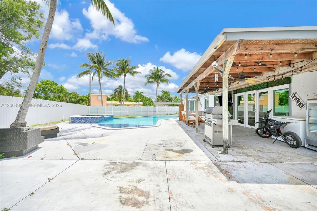 For Sale: $1,050,000 (4 beds, 4 baths, 2229 Square Feet)