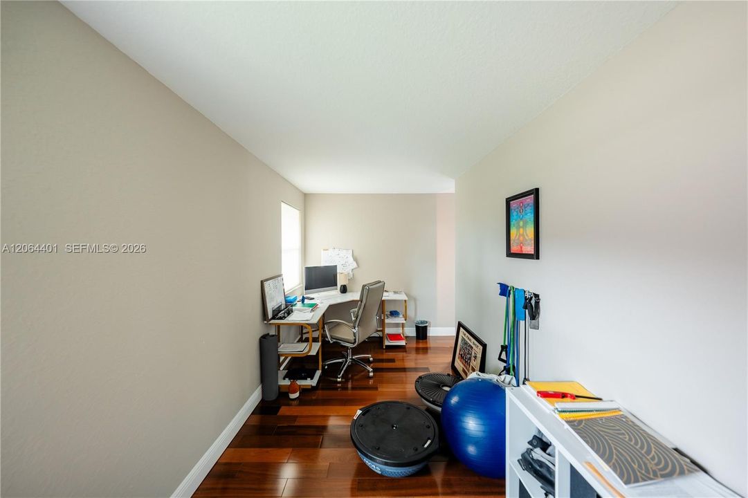 For Sale: $1,395,000 (5 beds, 3 baths, 3960 Square Feet)