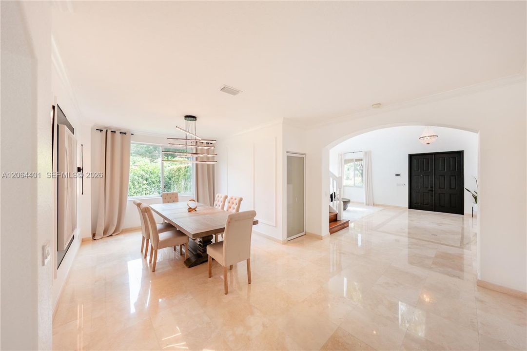For Sale: $1,395,000 (5 beds, 3 baths, 3960 Square Feet)