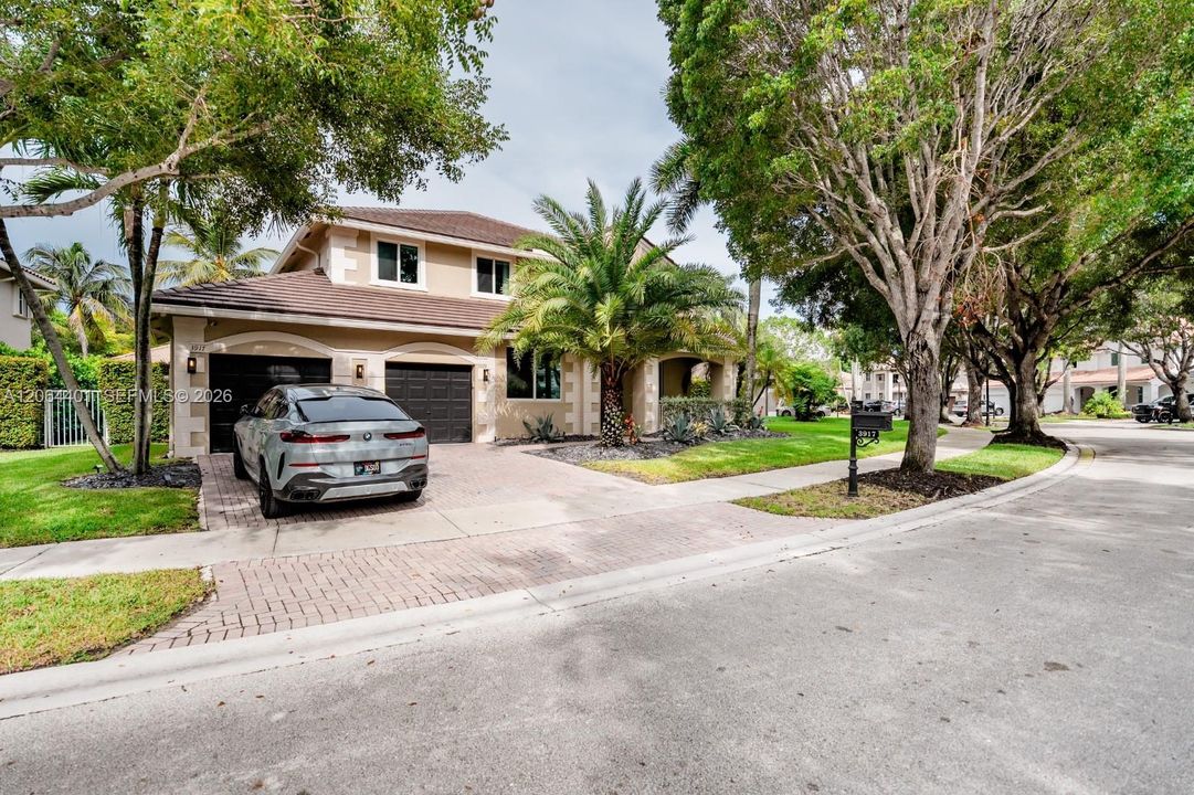 For Sale: $1,395,000 (5 beds, 3 baths, 3960 Square Feet)