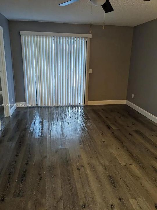 617 IXORIA LIVING ROOM