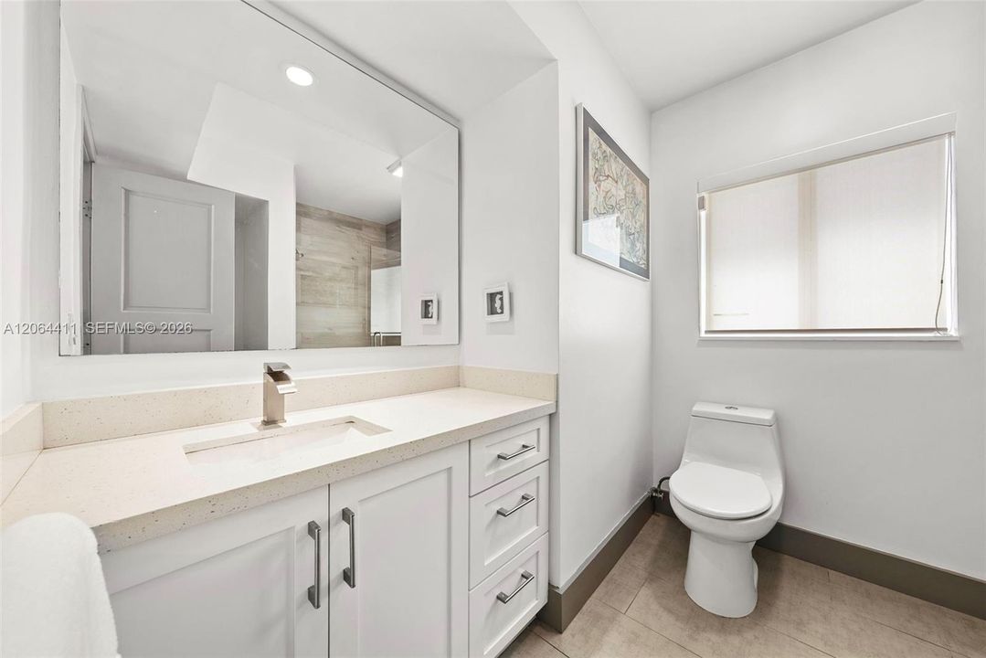 For Sale: $2,499,000 (5 beds, 5 baths, 3888 Square Feet)