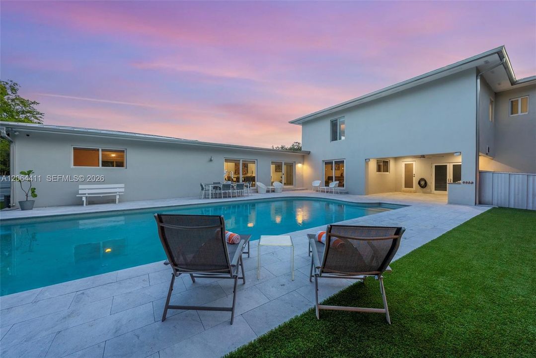 For Sale: $2,499,000 (5 beds, 5 baths, 3888 Square Feet)