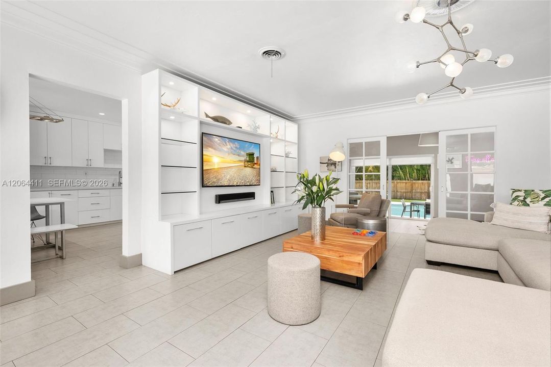 For Sale: $2,499,000 (5 beds, 5 baths, 3888 Square Feet)