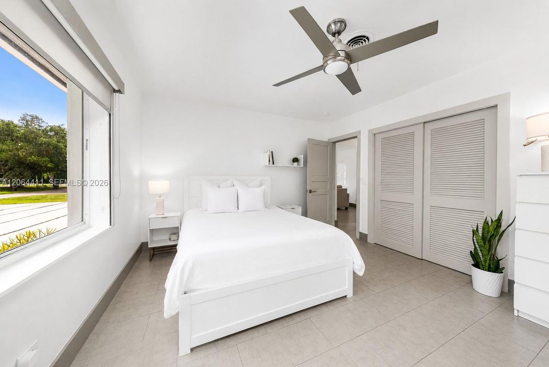 For Sale: $2,499,000 (5 beds, 5 baths, 3888 Square Feet)